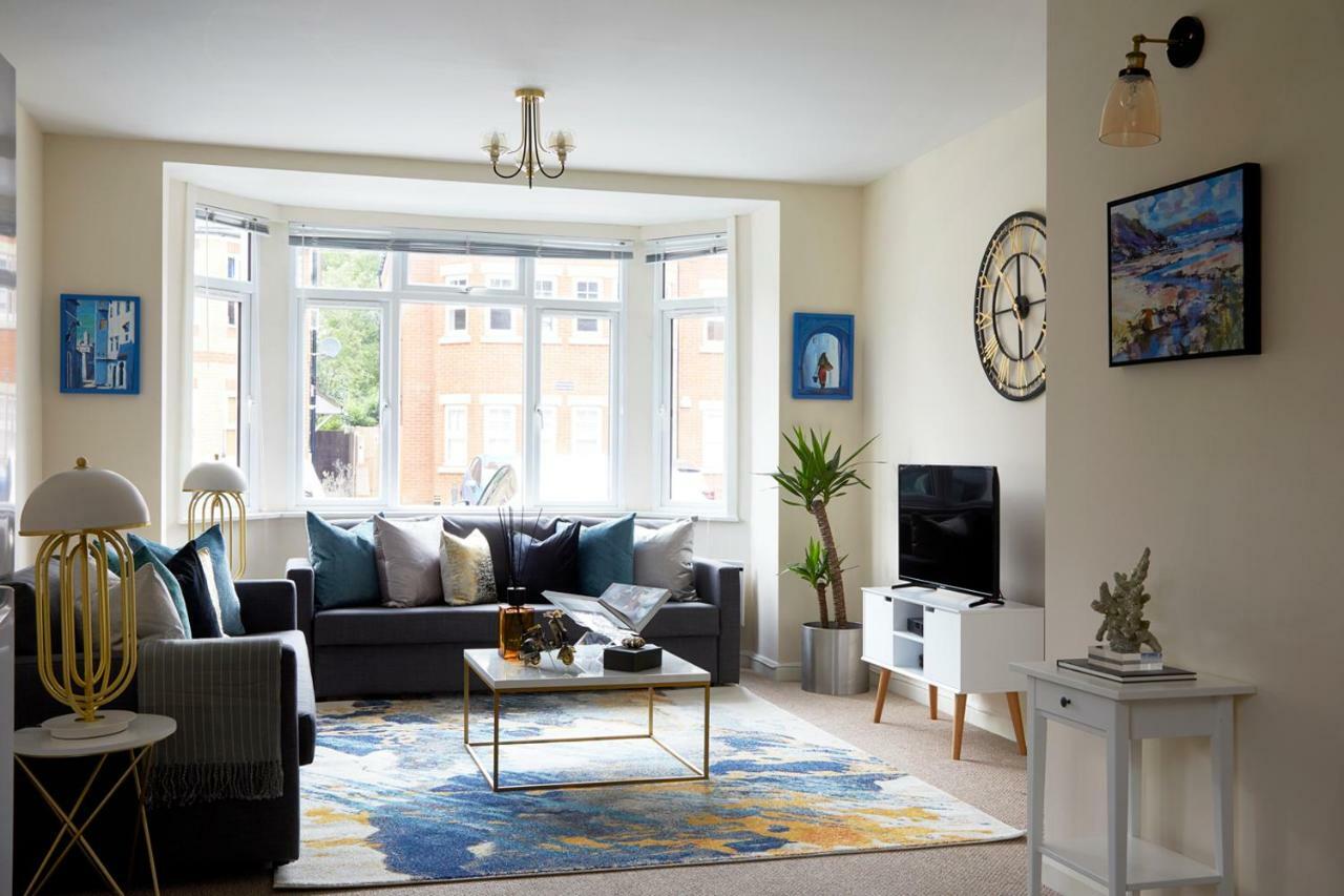 Aisiki Living At Alexandra Road, 2 Bedrooms & 2 Bathrooms With King Or Twin Beds And With Free Wi-Fi & Parking Watford  Luaran gambar